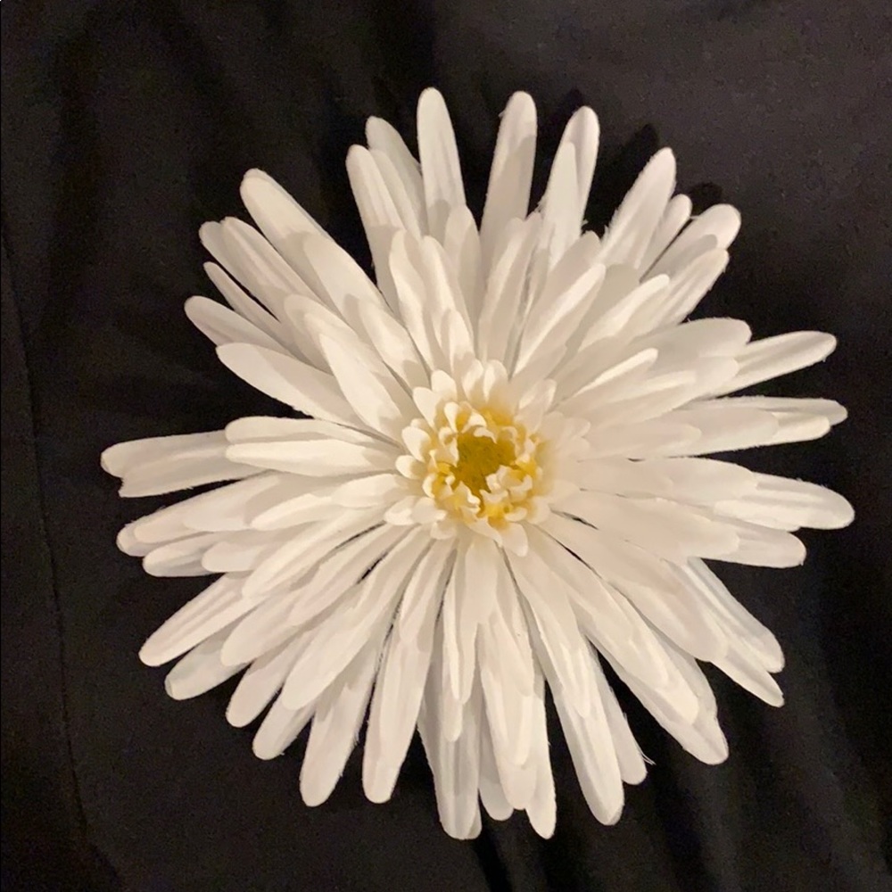 New Artificial white Dalia flower clip